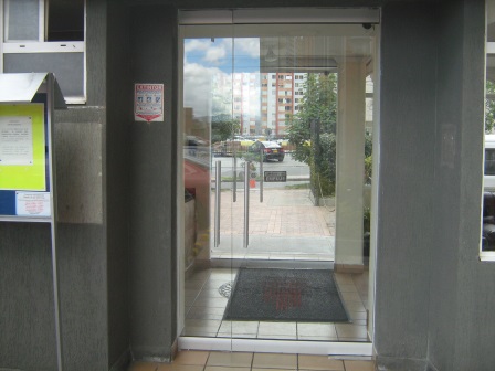 Puerta en vidrio de seguridad 01